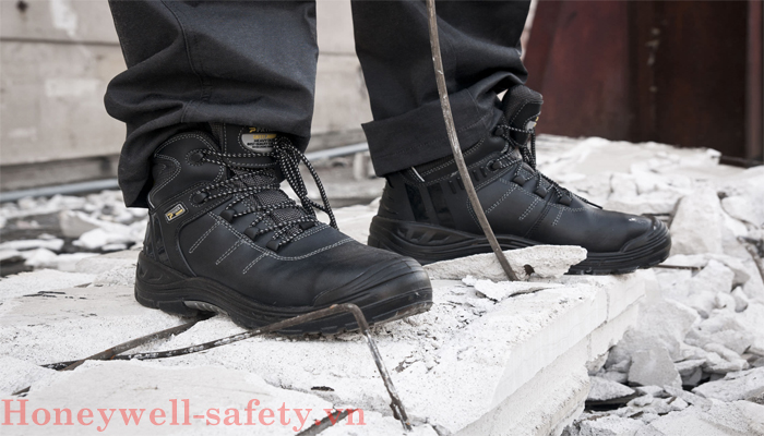 Lợi ích khi sử dụng giày bảo hộ lao động